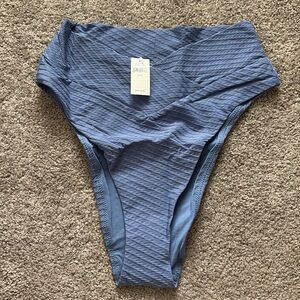 NWT aerie Size Medium Bikini Bottoms in Periwinkle with Raised Stripes